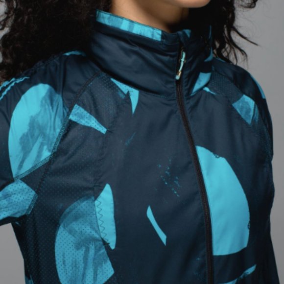 (2175) LULULEMON Back Pack It Jacket Sz 8 **LOVED** - Picture 5 of 16